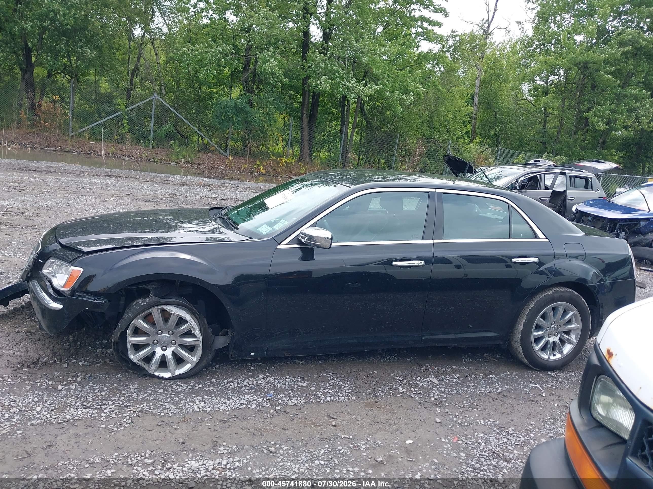 2014 Chrysler 300c   Black vin: 2C3CCAETXEH117671