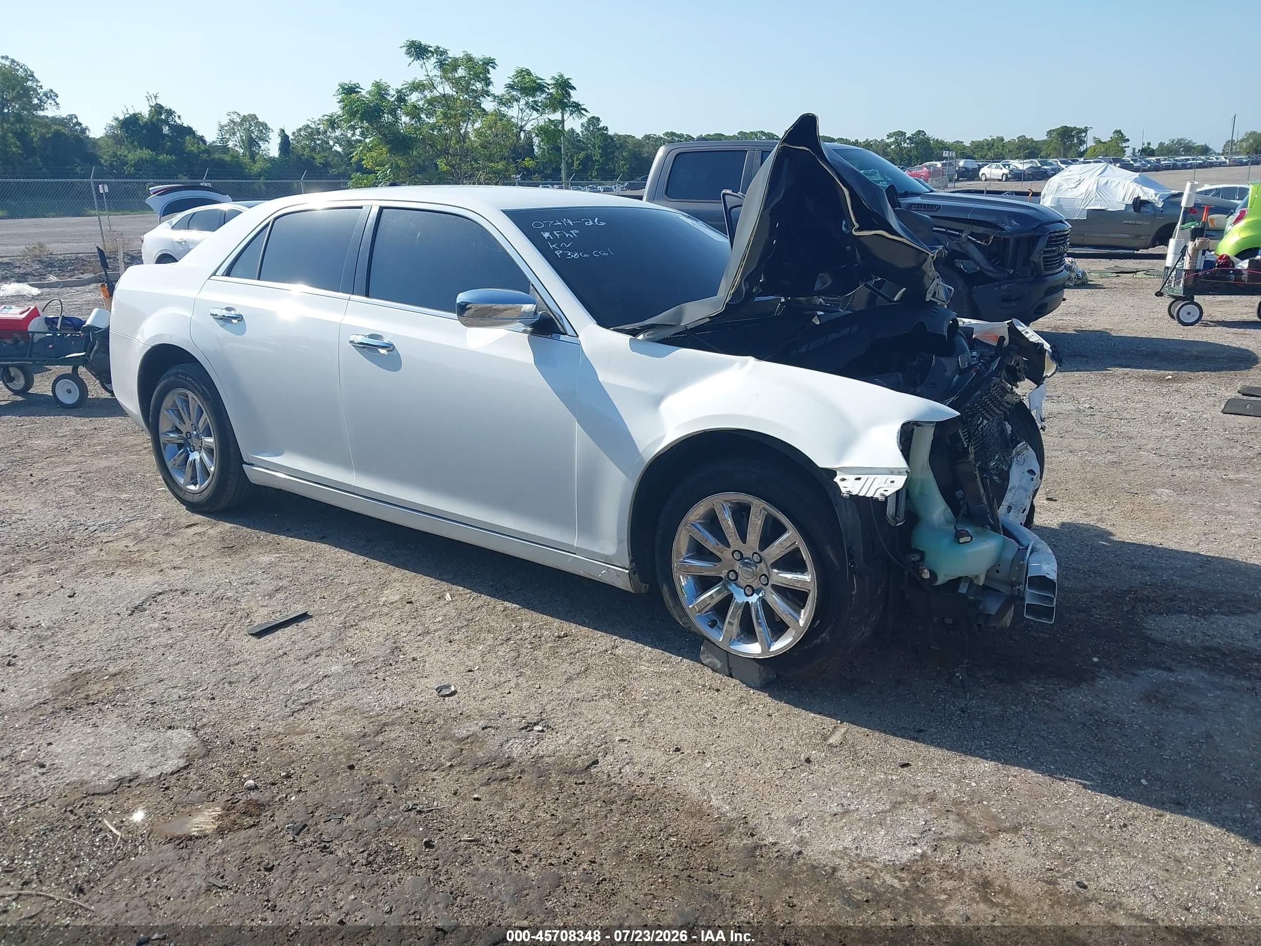 2014 Chrysler 300c   White vin: 2C3CCAETXEH126340