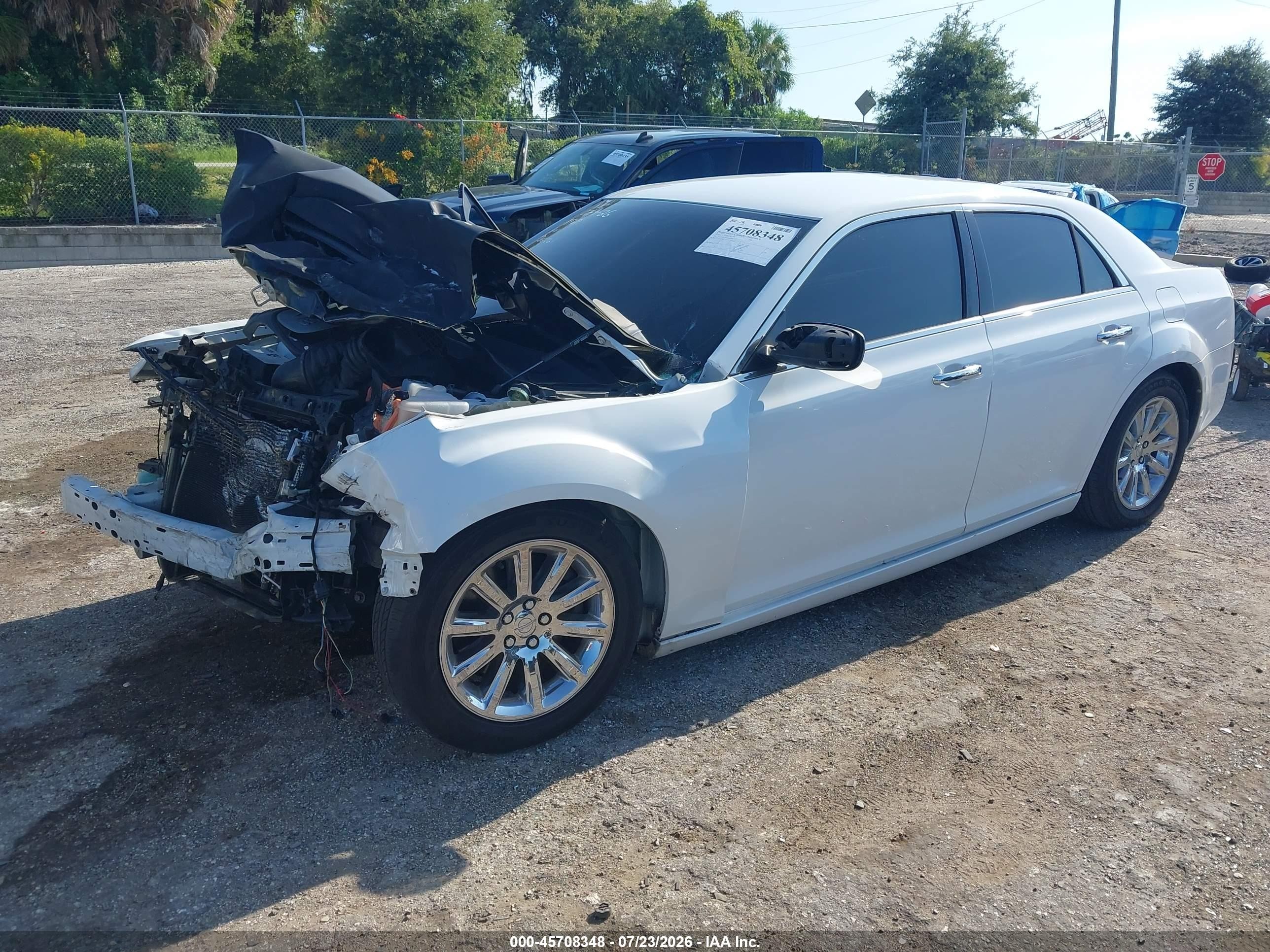 2014 Chrysler 300c   White vin: 2C3CCAETXEH126340