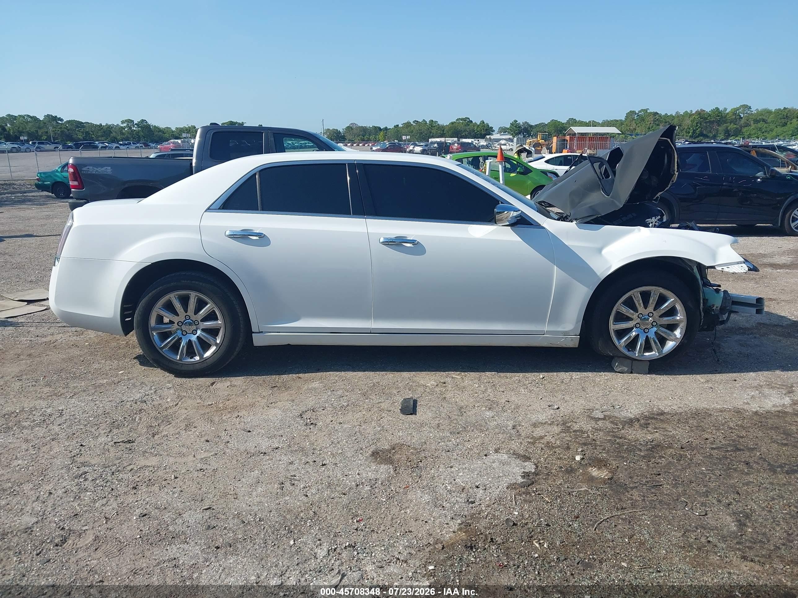 2014 Chrysler 300c   White vin: 2C3CCAETXEH126340