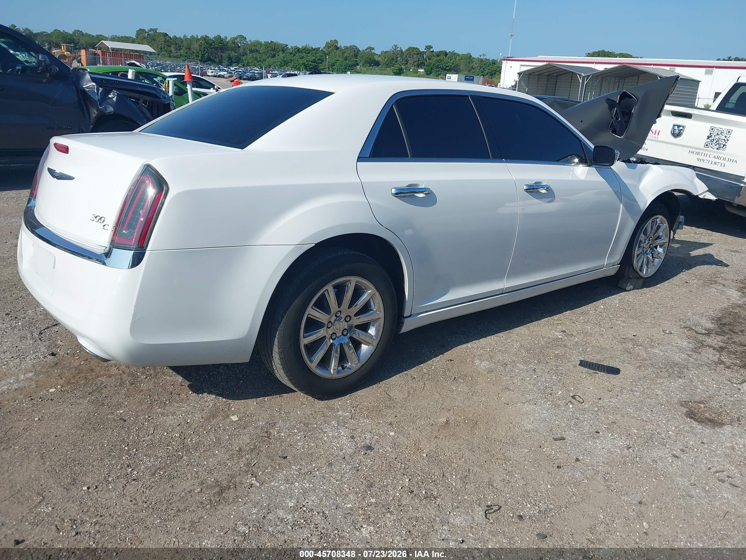 2014 Chrysler 300c   White vin: 2C3CCAETXEH126340