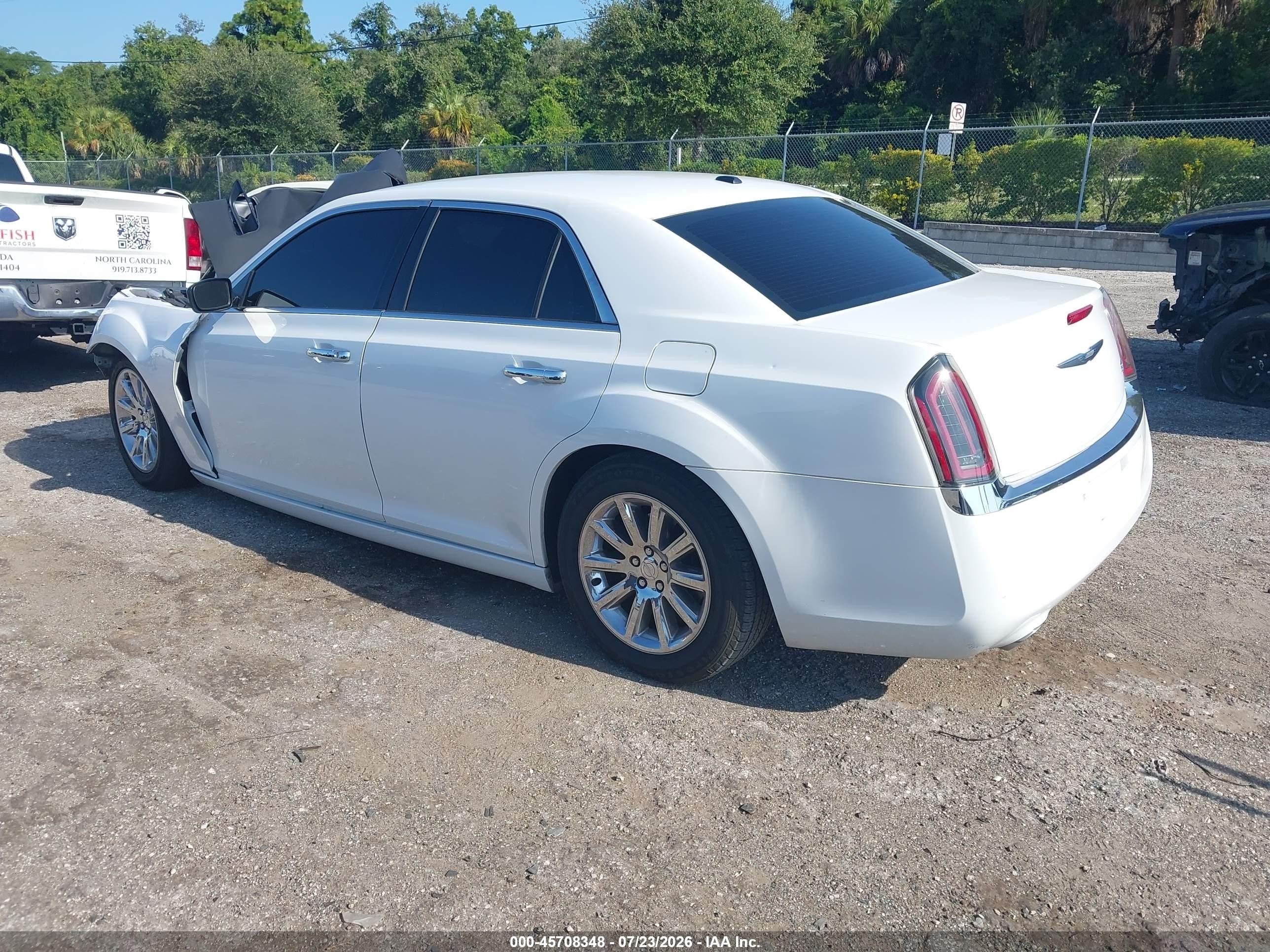 2014 Chrysler 300c   White vin: 2C3CCAETXEH126340