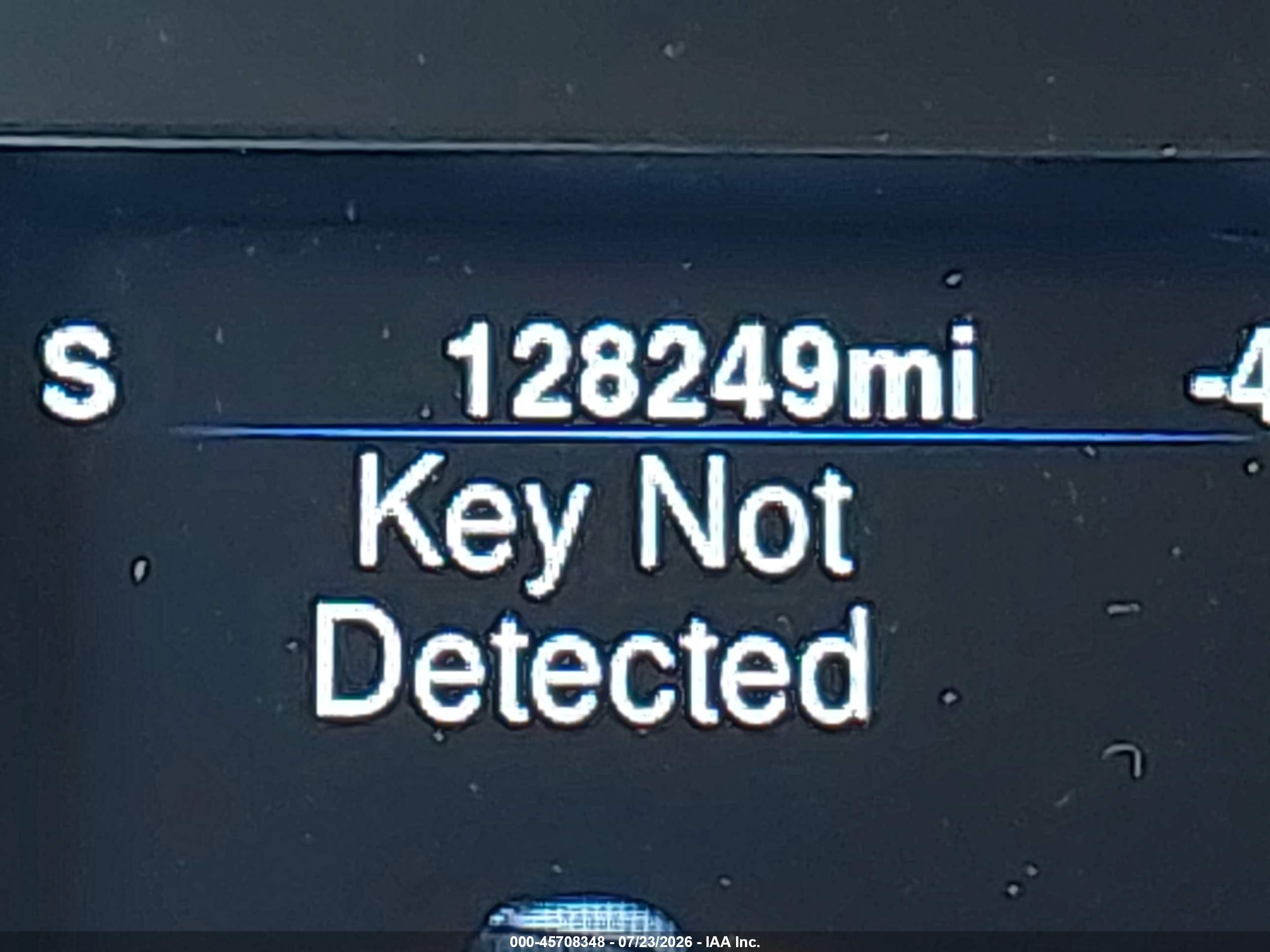 2014 Chrysler 300c   White vin: 2C3CCAETXEH126340