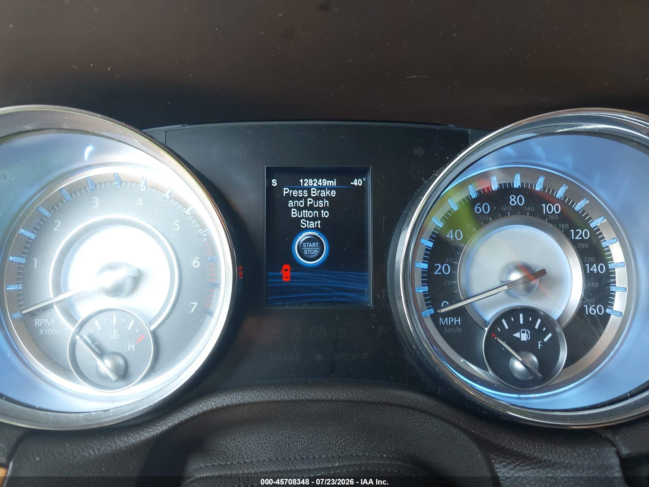 2014 Chrysler 300c   White vin: 2C3CCAETXEH126340
