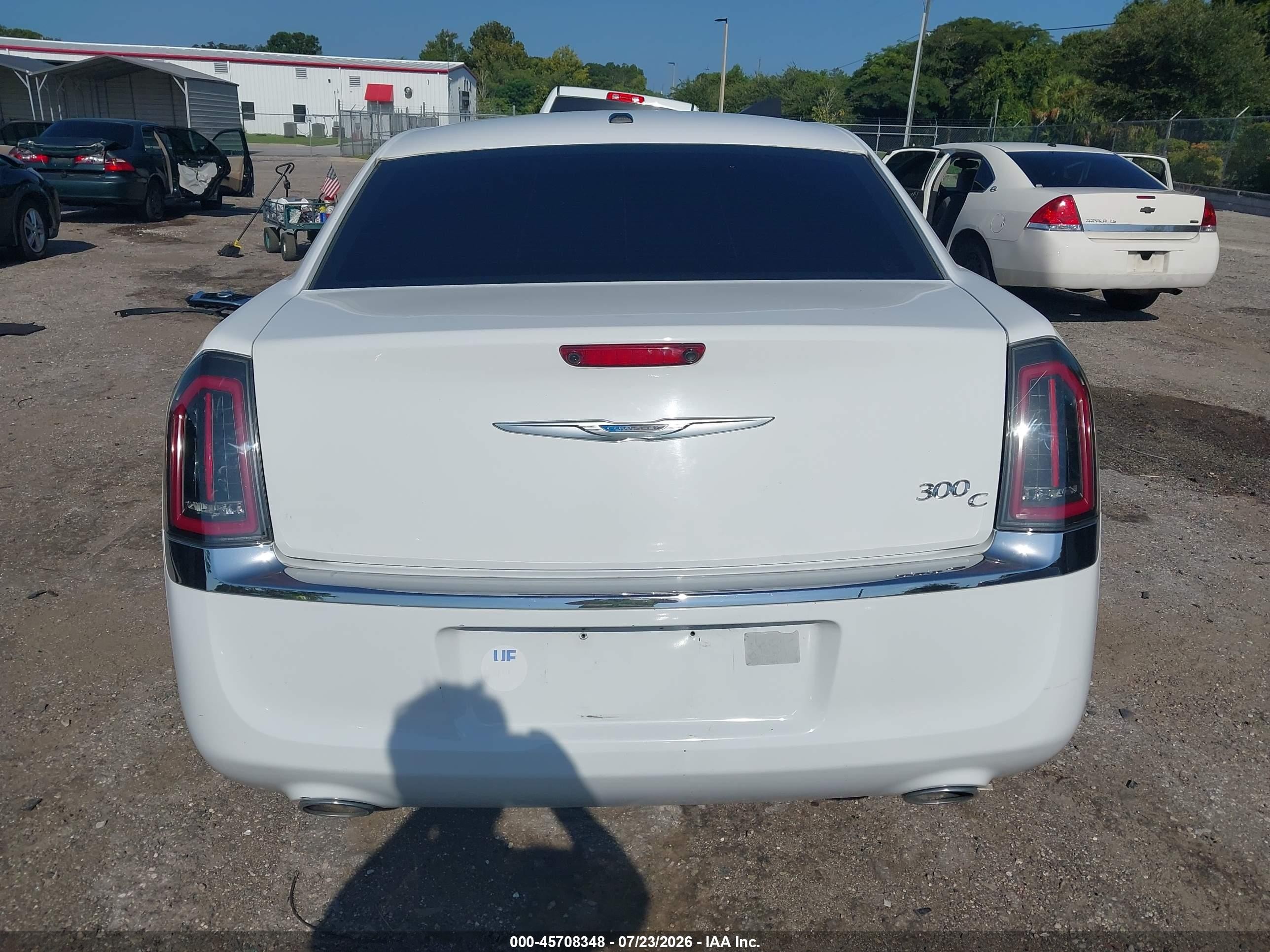 2014 Chrysler 300c   White vin: 2C3CCAETXEH126340