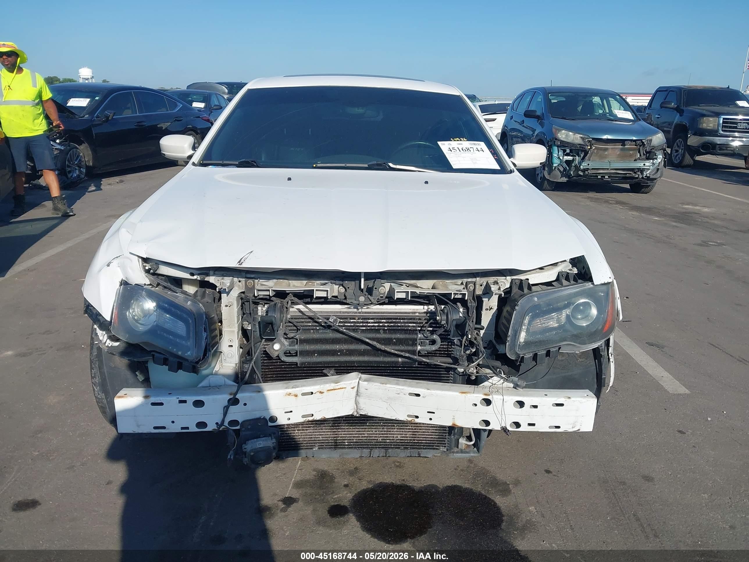 2012 Chrysler 300 Srt8 White vin: 2C3CCAFJ4CH801352