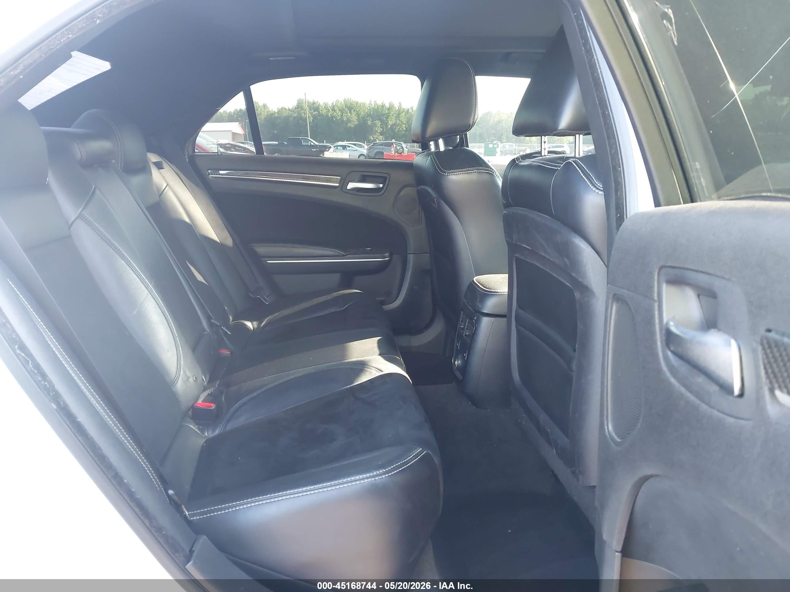 2012 Chrysler 300 Srt8 White vin: 2C3CCAFJ4CH801352