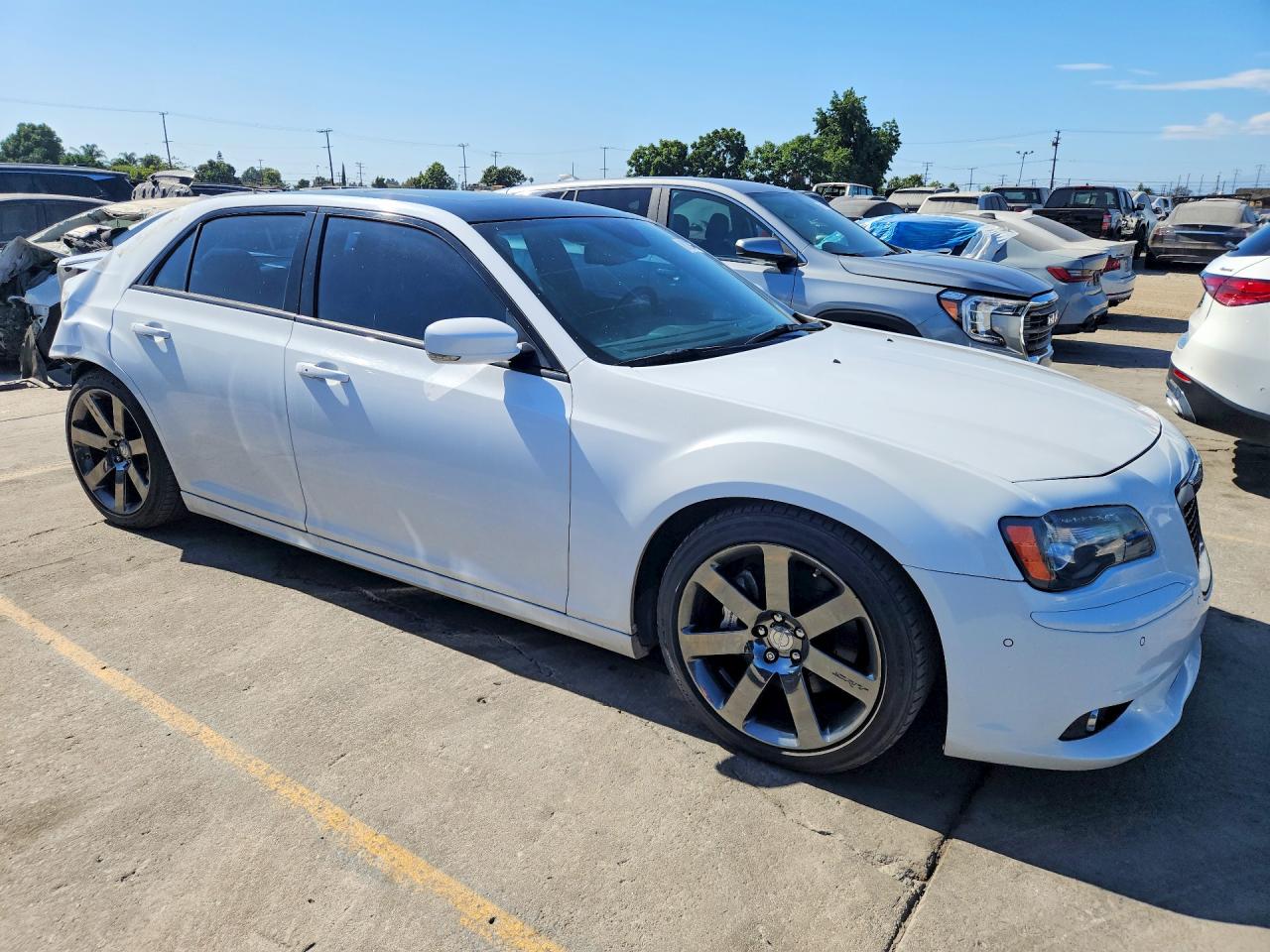 2014 Chrysler 300 Srt-8 6.4l White vin: 2C3CCAFJ7EH257870