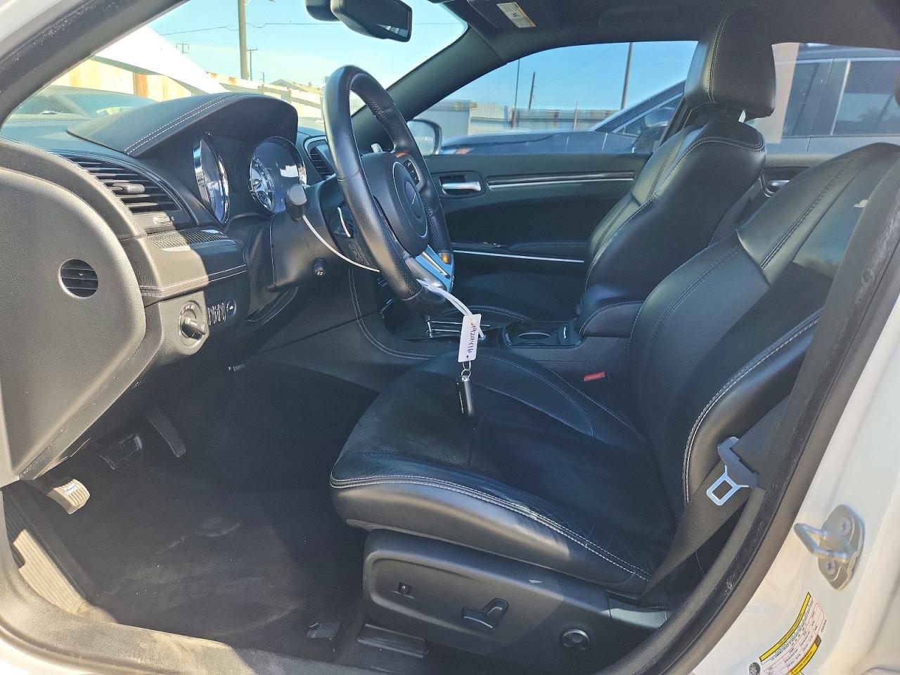 2014 Chrysler 300 Srt-8 6.4l White vin: 2C3CCAFJ7EH257870