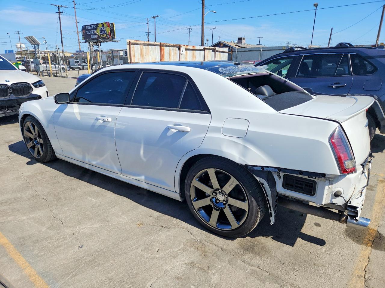 2014 Chrysler 300 Srt-8 6.4l White vin: 2C3CCAFJ7EH257870