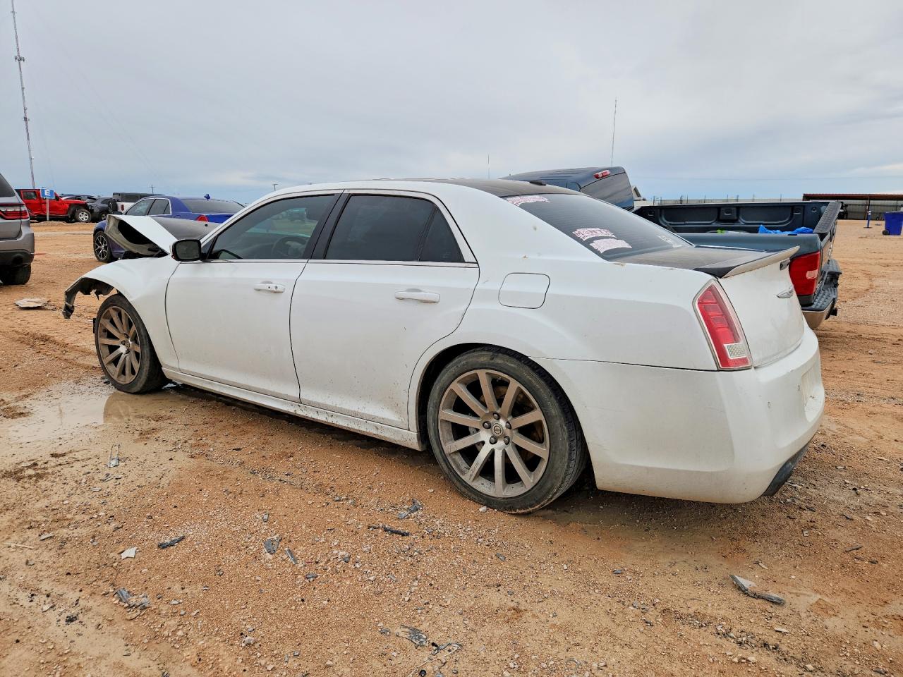 2013 Chrysler 300 White vin: 2C3CCAFJ8DH513240