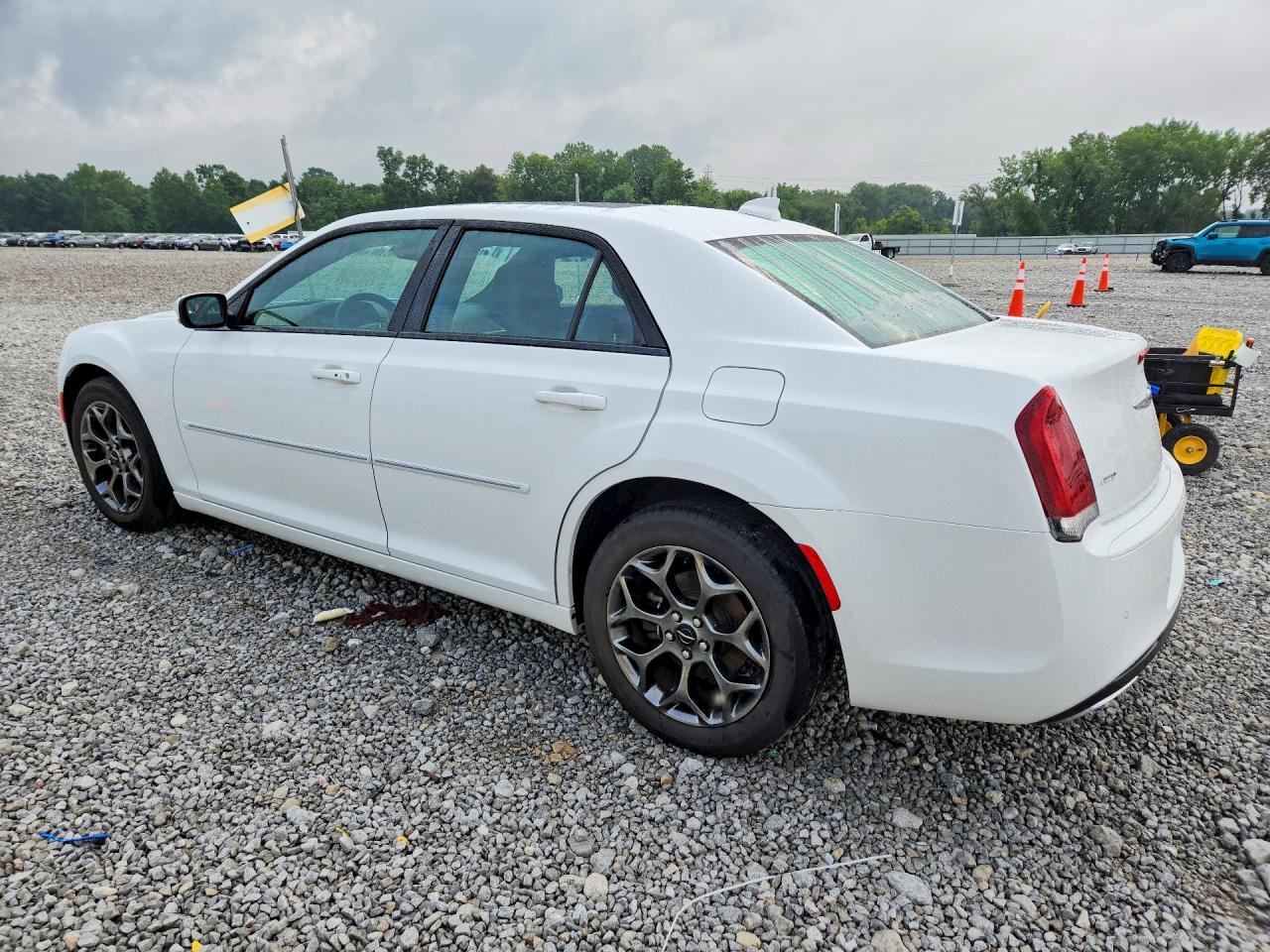 2015 Chrysler 300 S White vin: 2C3CCAGG1FH854095
