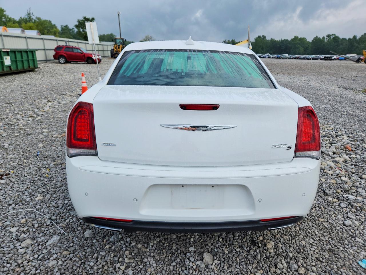 2015 Chrysler 300 S White vin: 2C3CCAGG1FH854095