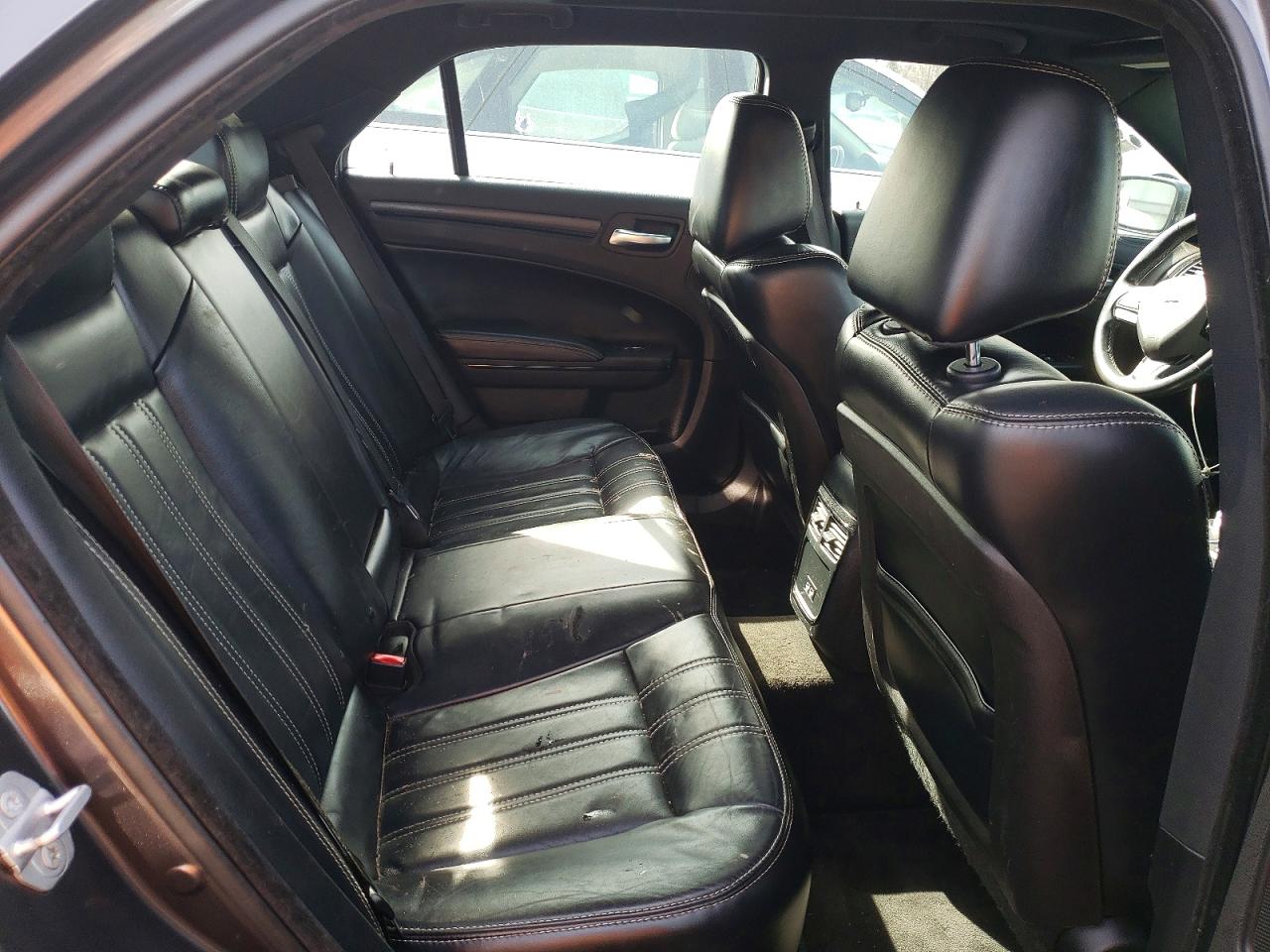 2015 Chrysler 300 S Серебряный vin: 2C3CCAGG1FH899456