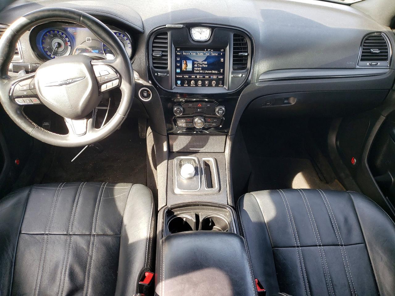 2015 Chrysler 300 S Серебряный vin: 2C3CCAGG1FH899456