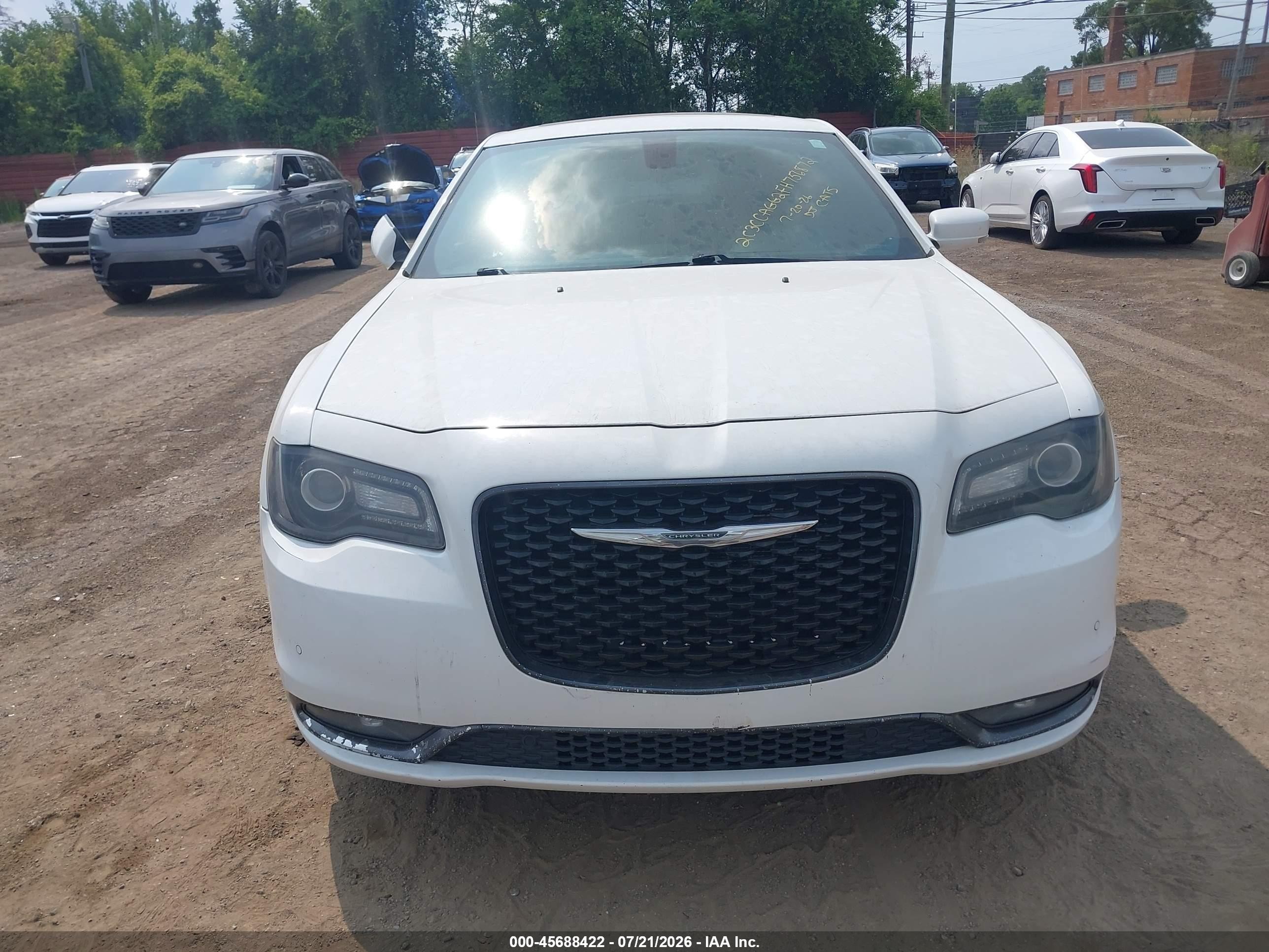 2015 Chrysler 300   White vin: 2C3CCAGG2FH756872