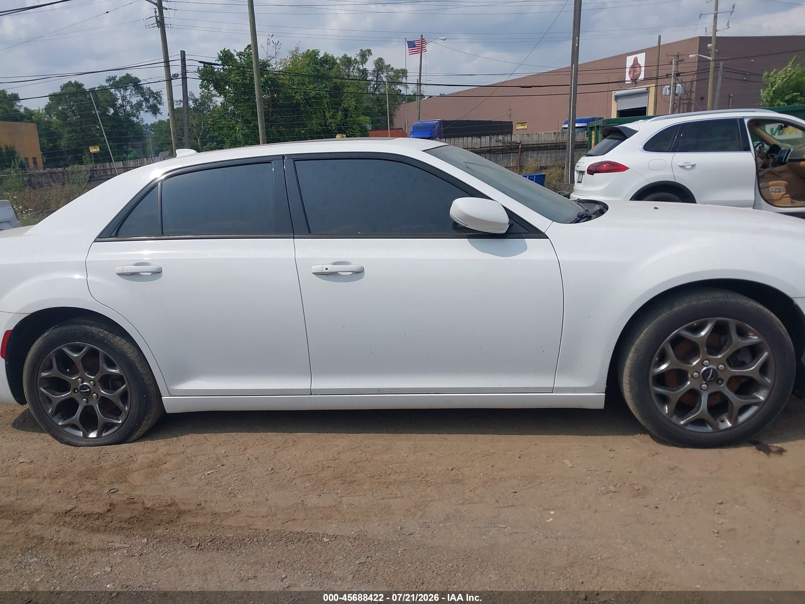 2015 Chrysler 300   White vin: 2C3CCAGG2FH756872
