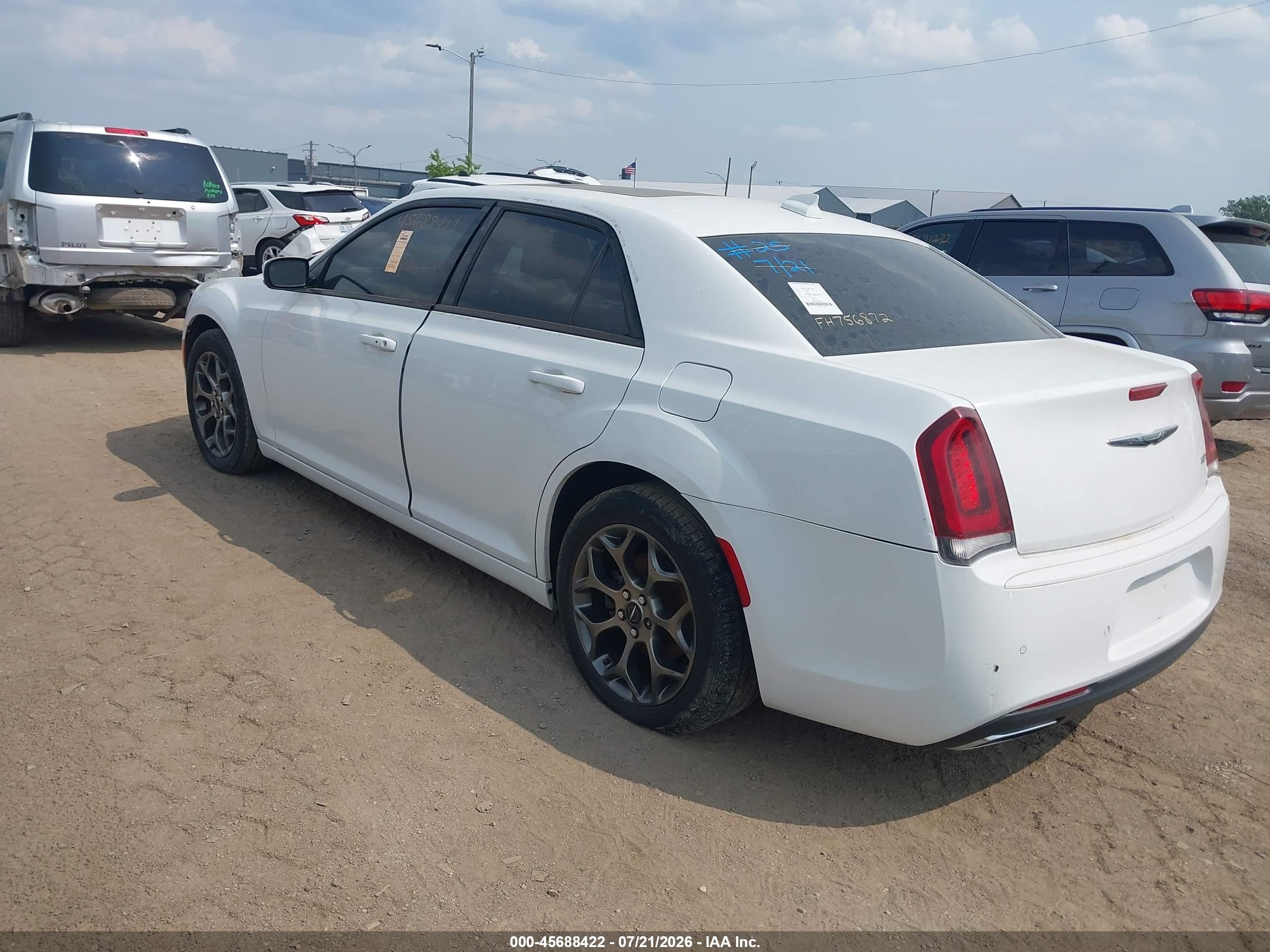2015 Chrysler 300   White vin: 2C3CCAGG2FH756872