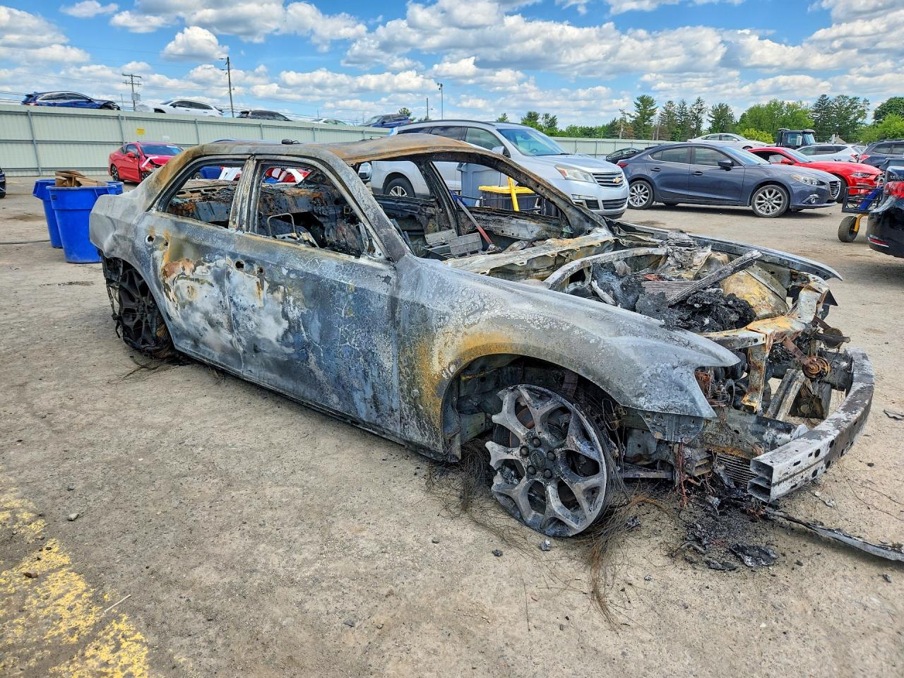 2015 Chrysler 300 S Burn vin: 2C3CCAGG2FH899742