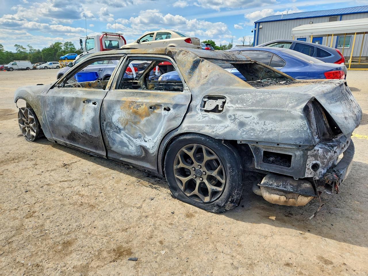 2015 Chrysler 300 S Burn vin: 2C3CCAGG2FH899742