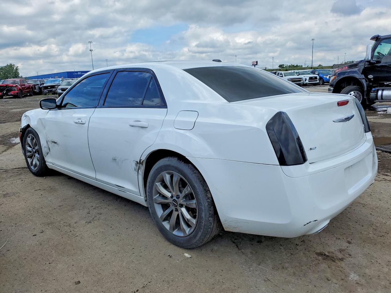 2014 Chrysler 300 S White vin: 2C3CCAGG4EH297732