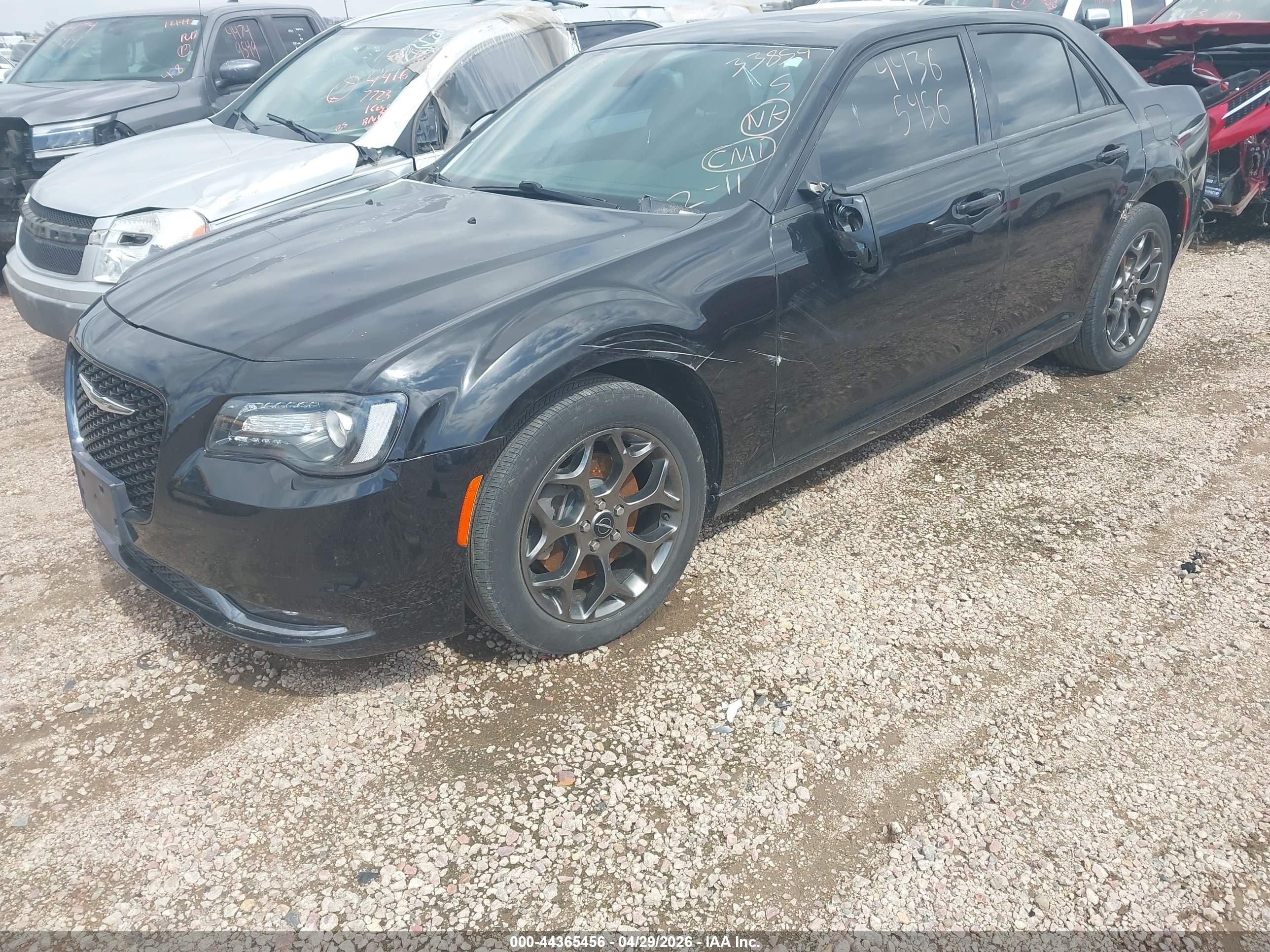 2015 Chrysler 300   Черный vin: 2C3CCAGG4FH887656