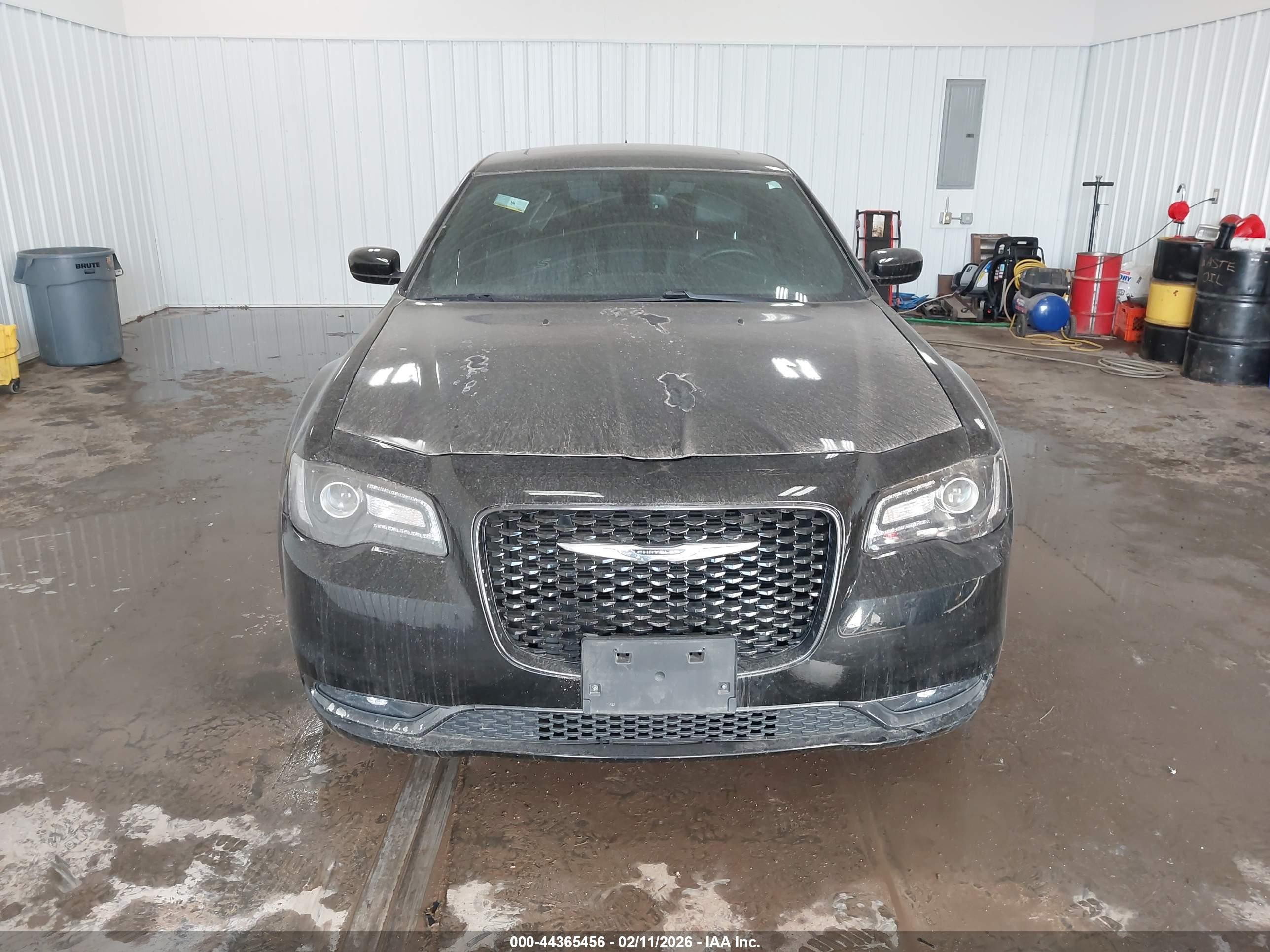 2015 Chrysler 300   Черный vin: 2C3CCAGG4FH887656