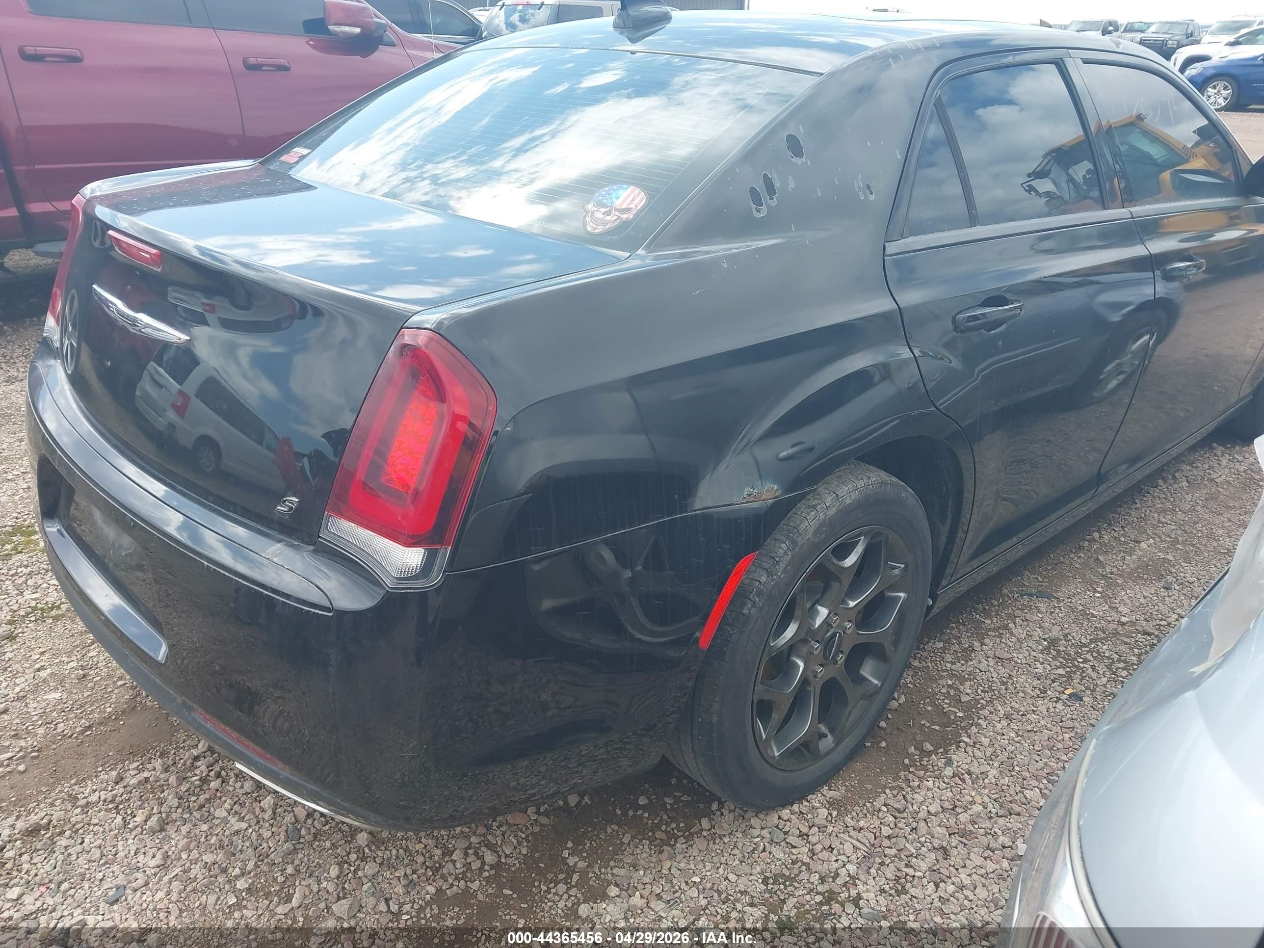 2015 Chrysler 300   Черный vin: 2C3CCAGG4FH887656