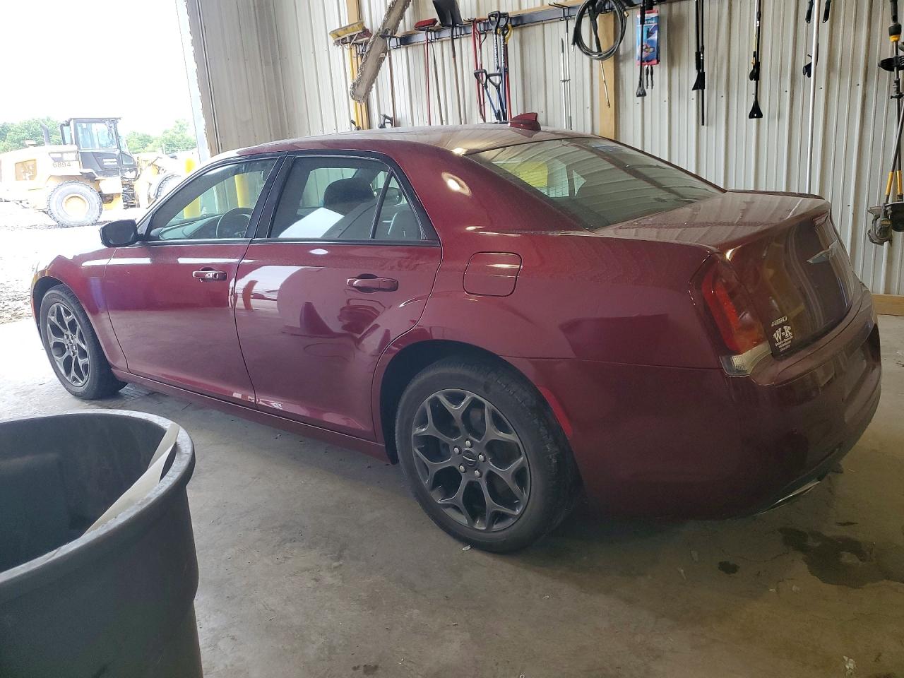 2018 Chrysler 300 S Темно-бордовый vin: 2C3CCAGG4JH165628
