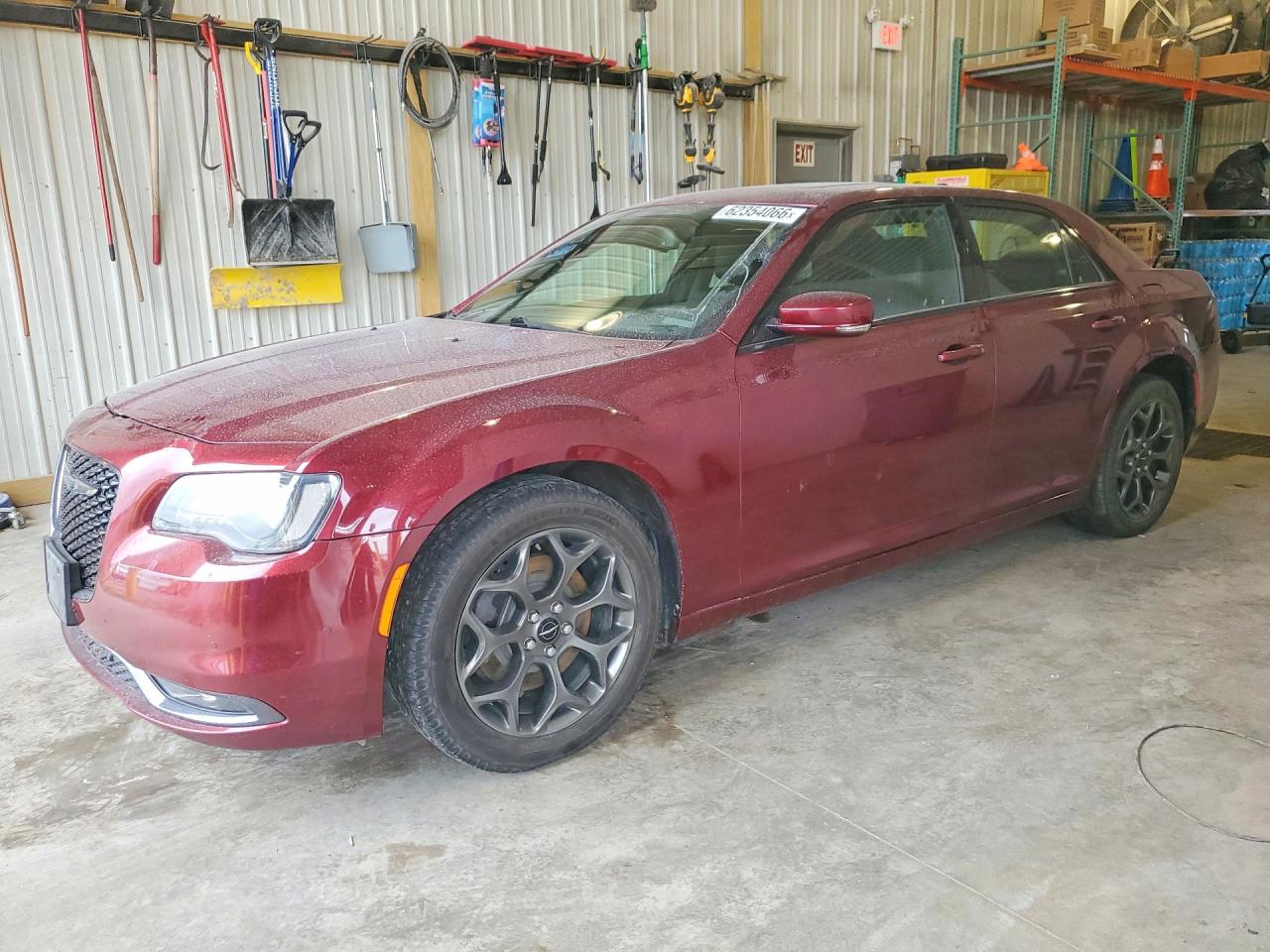 2018 Chrysler 300 S Темно-бордовый vin: 2C3CCAGG4JH165628