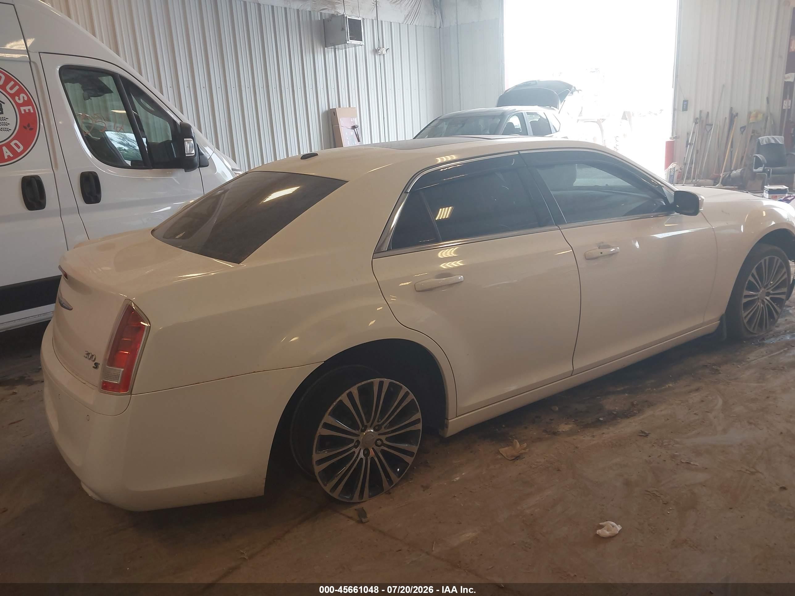 2013 Chrysler 300 300s Белый vin: 2C3CCAGG6DH529343