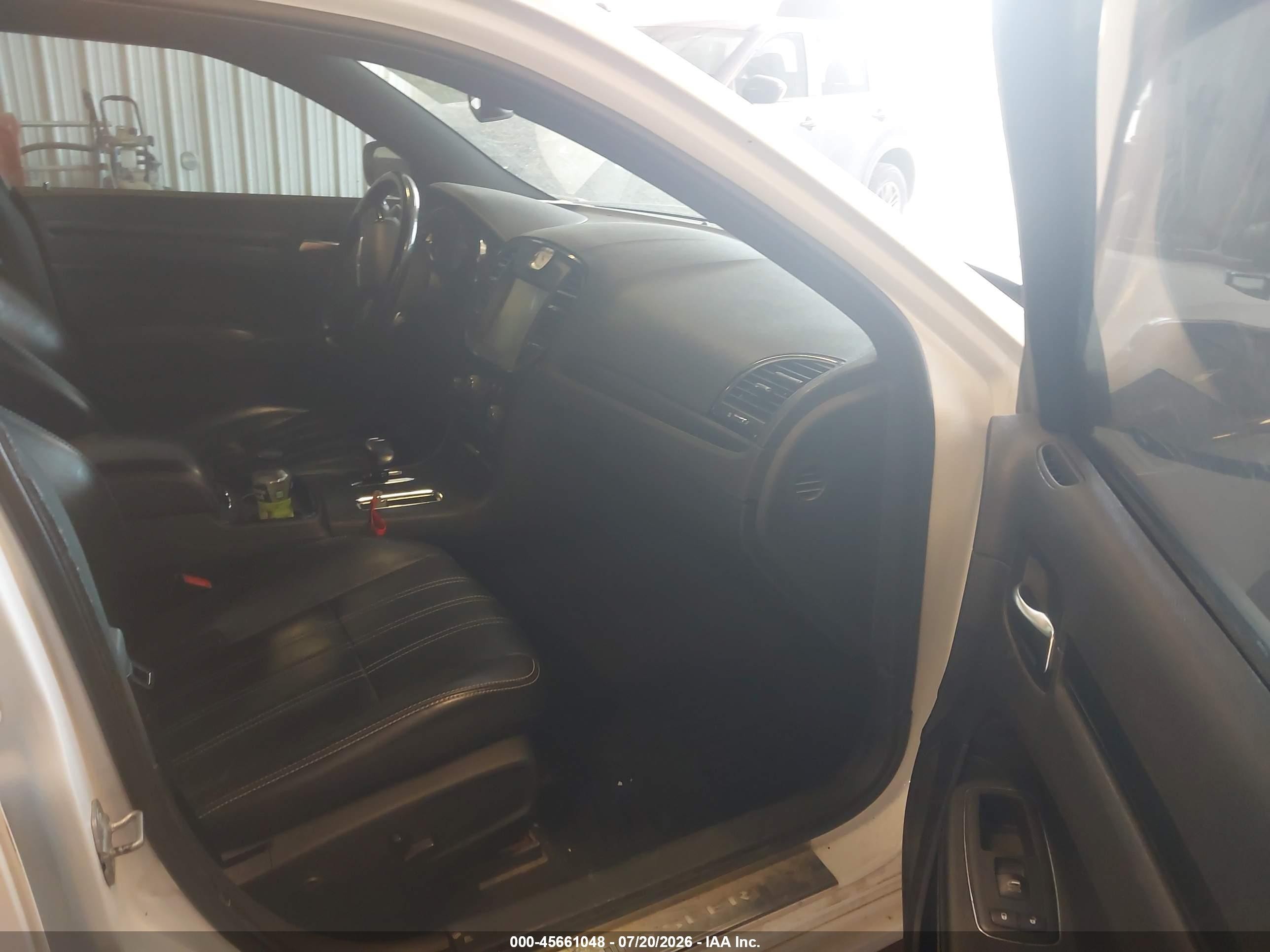2013 Chrysler 300 300s Белый vin: 2C3CCAGG6DH529343