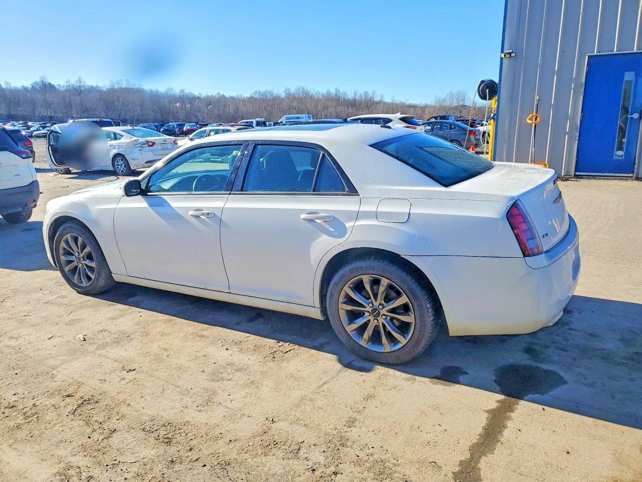 2014 Chrysler 300 S White vin: 2C3CCAGG6EH238939