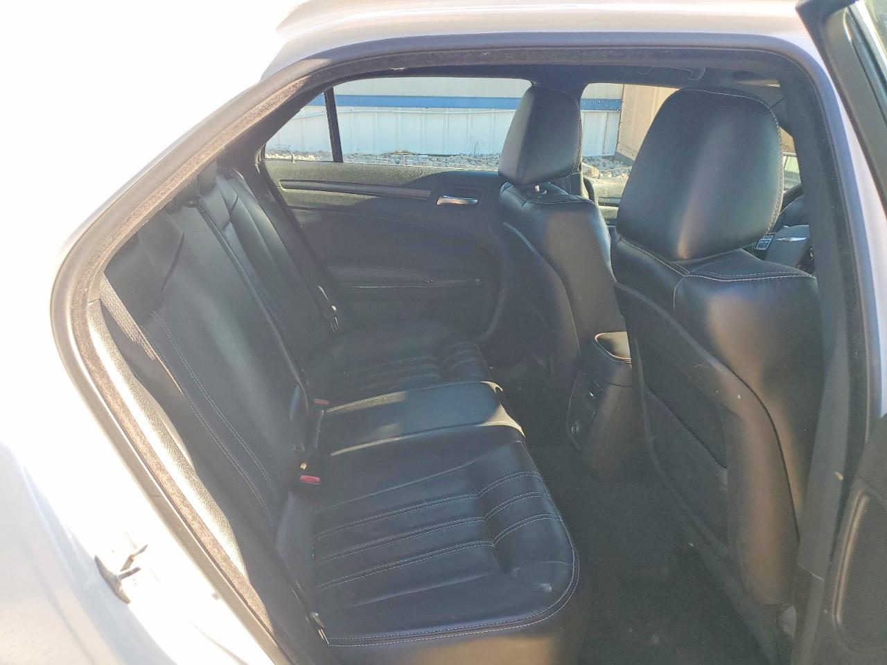 2014 Chrysler 300 S White vin: 2C3CCAGG6EH238939