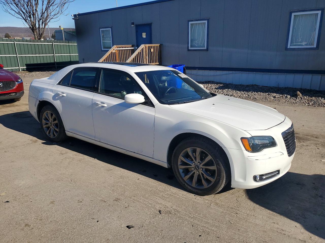 2014 Chrysler 300 S White vin: 2C3CCAGG6EH238939