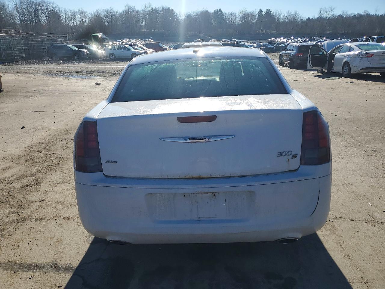 2014 Chrysler 300 S White vin: 2C3CCAGG6EH238939