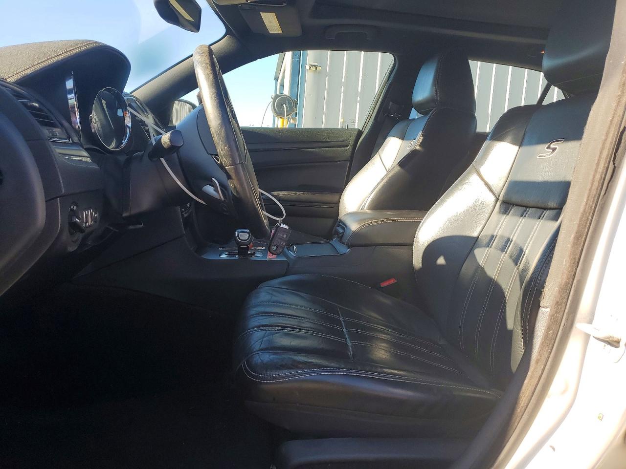 2014 Chrysler 300 S White vin: 2C3CCAGG6EH238939