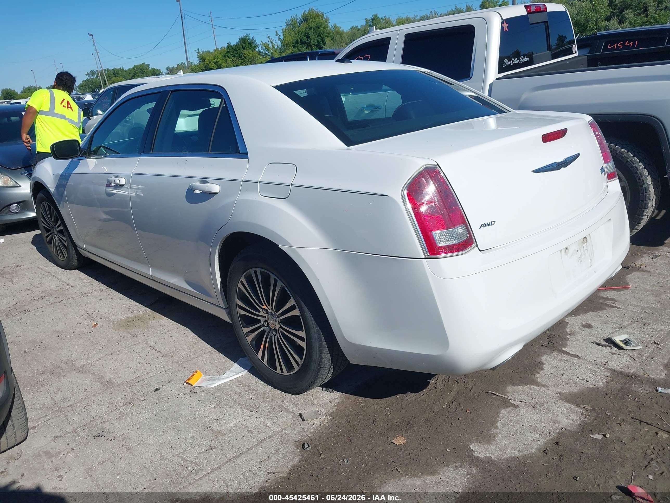 2012 Chrysler 300 S V6 White vin: 2C3CCAGG7CH236601