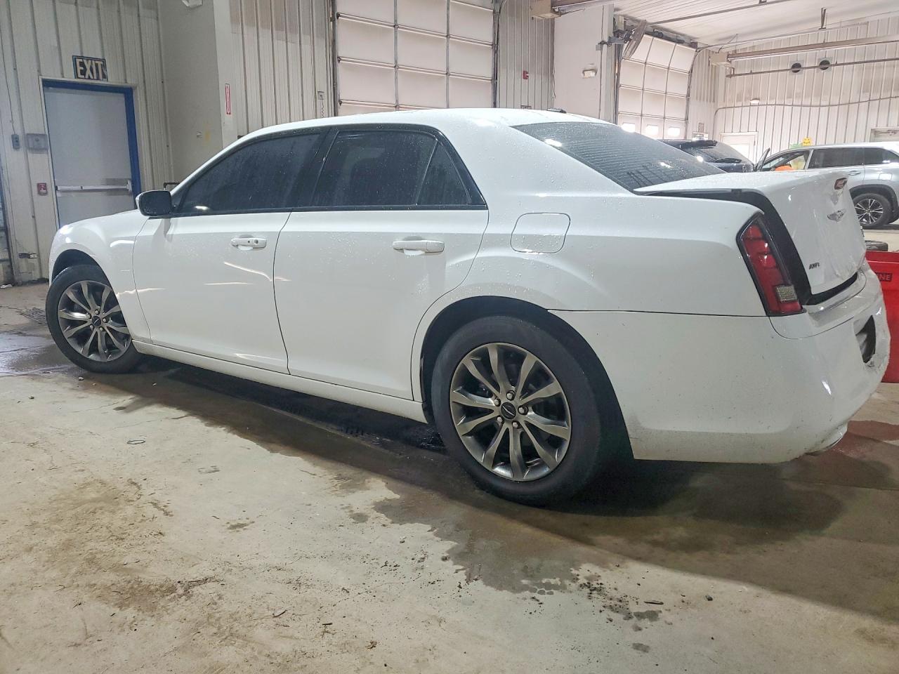 2014 Chrysler 300 S White vin: 2C3CCAGG7EH384461