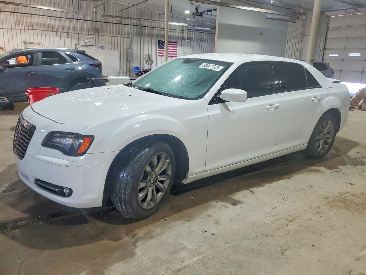 2014 Chrysler 300 S White vin: 2C3CCAGG7EH384461