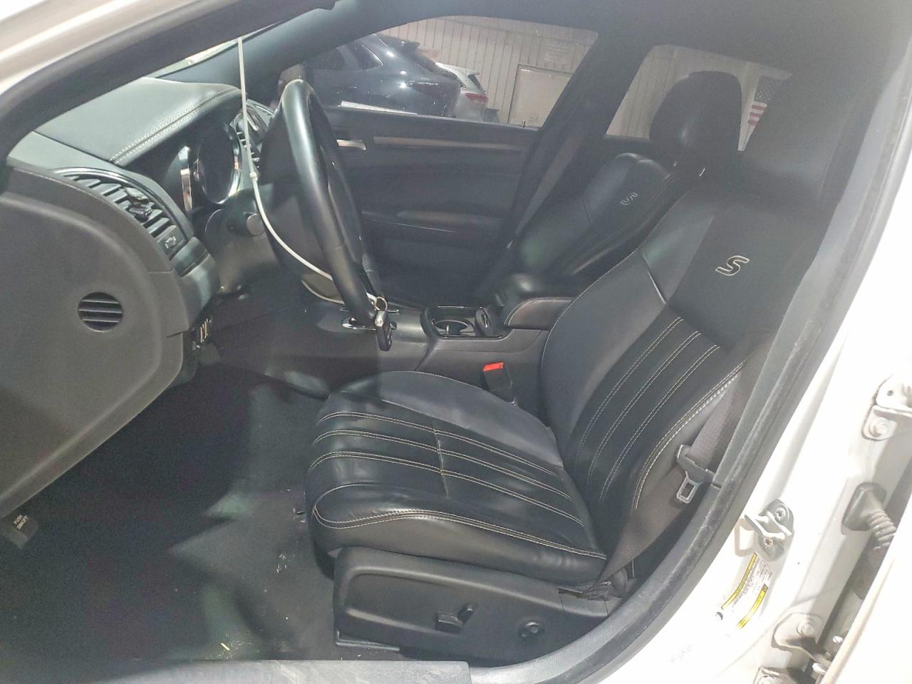 2014 Chrysler 300 S White vin: 2C3CCAGG7EH384461