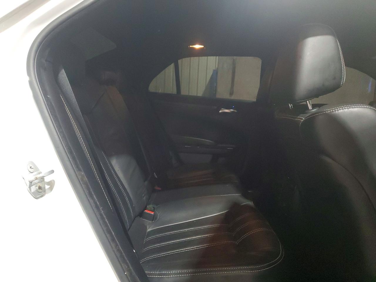 2014 Chrysler 300 S White vin: 2C3CCAGG7EH384461