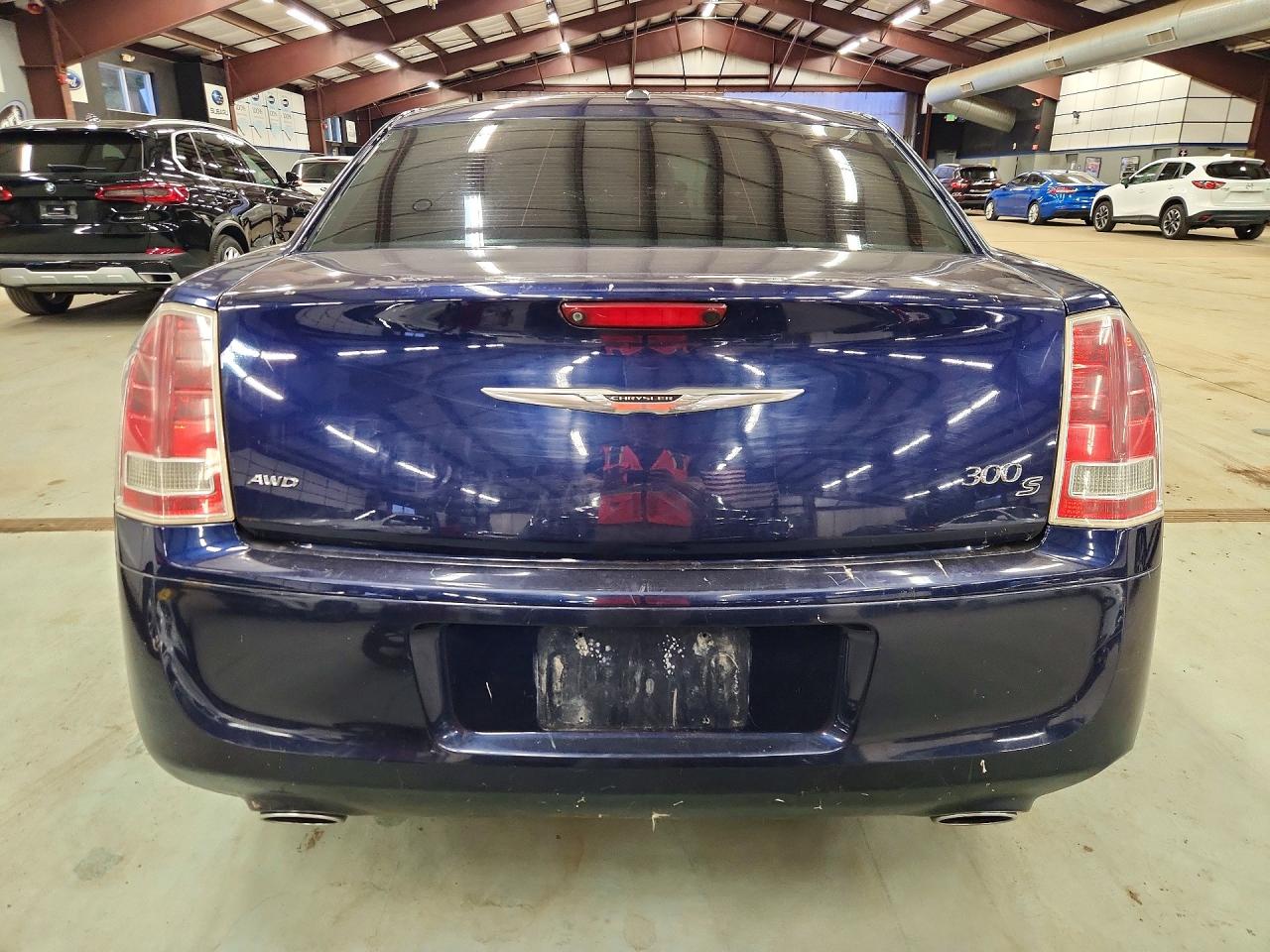 2014 Chrysler 300 Blue vin: 2C3CCAGG8EH120360
