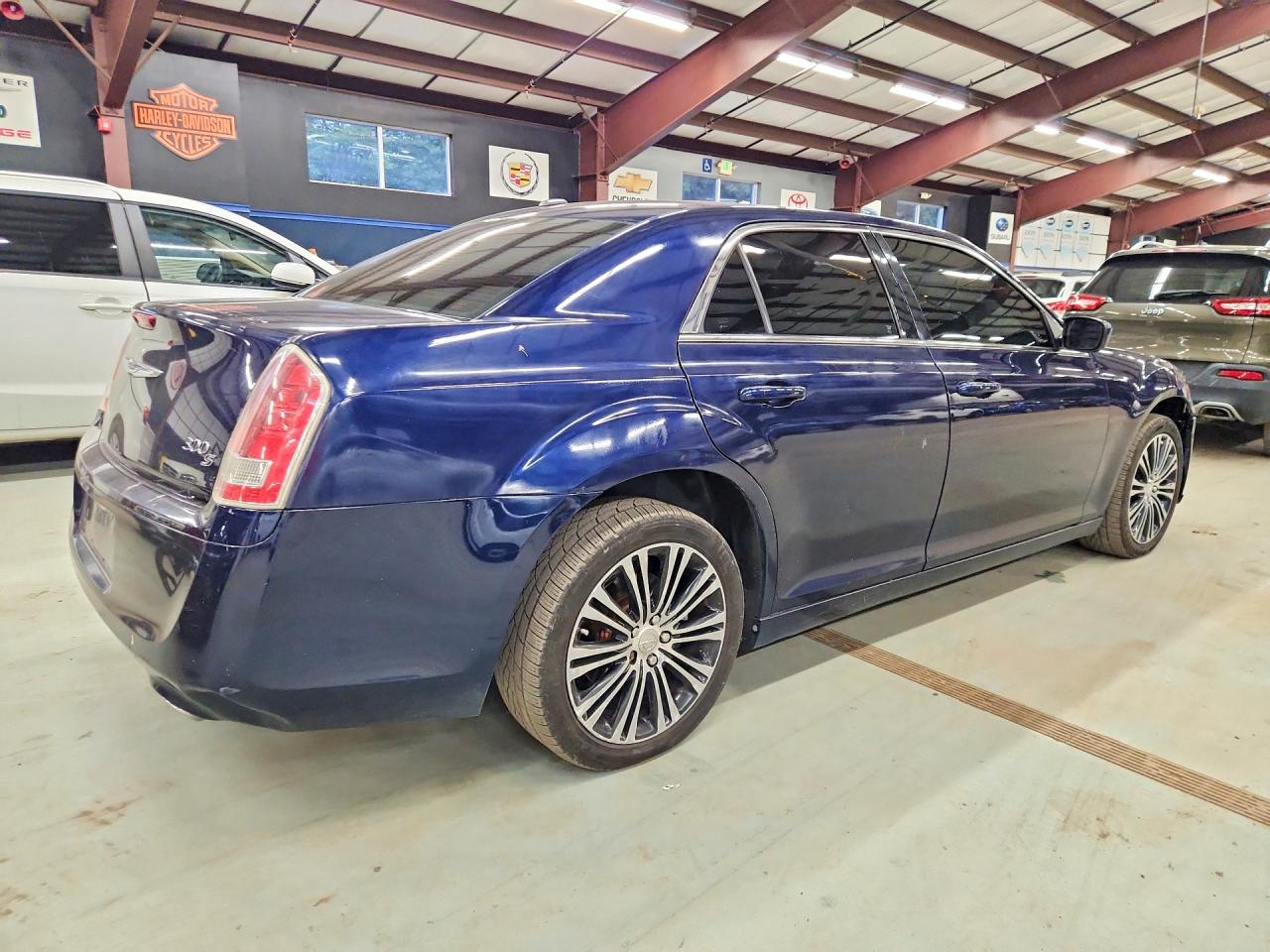 2014 Chrysler 300 Blue vin: 2C3CCAGG8EH120360