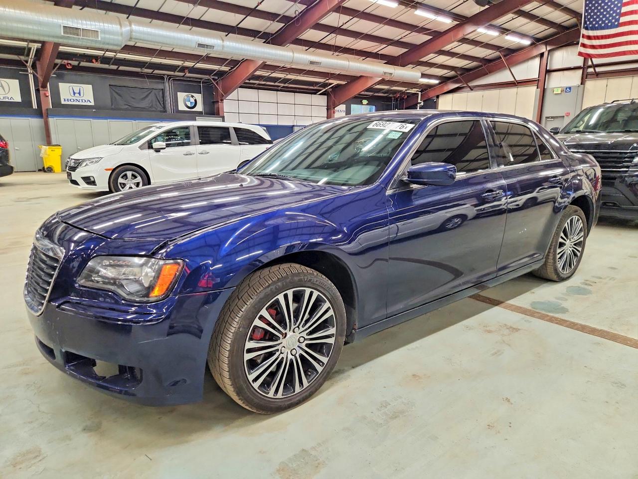 2014 Chrysler 300 Blue vin: 2C3CCAGG8EH120360