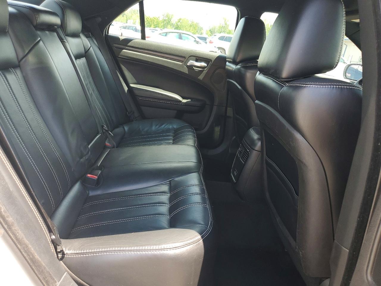 2015 Chrysler 300 S White vin: 2C3CCAGG8FH892343