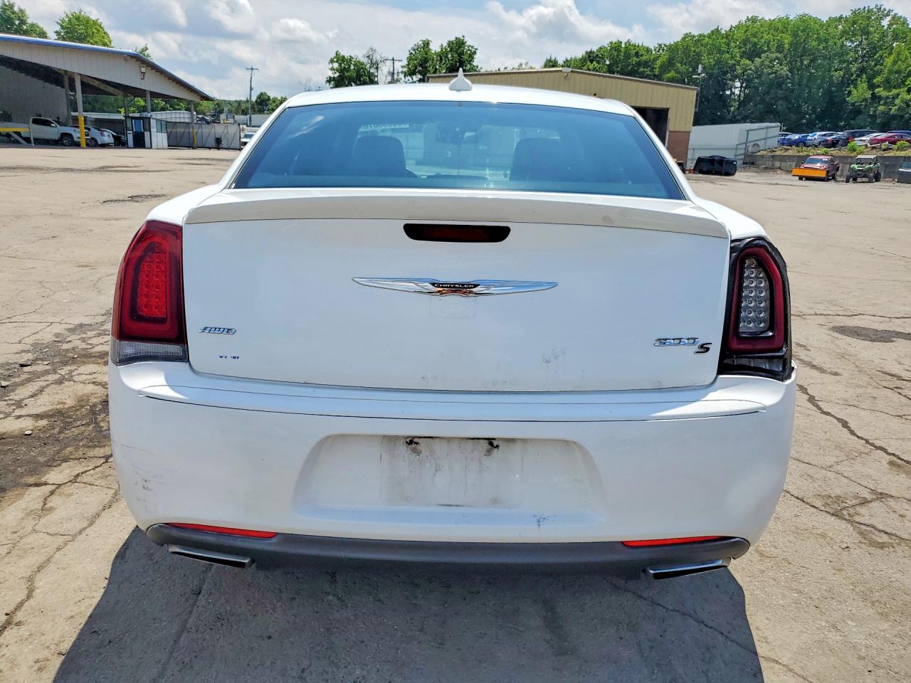 2015 Chrysler 300 S White vin: 2C3CCAGG8FH892343