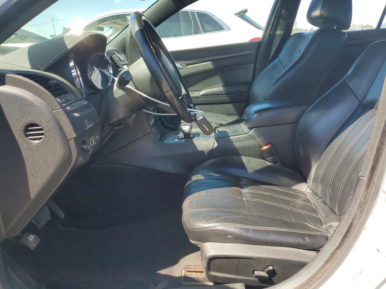2014 Chrysler 300 S White vin: 2C3CCAGG9EH353194