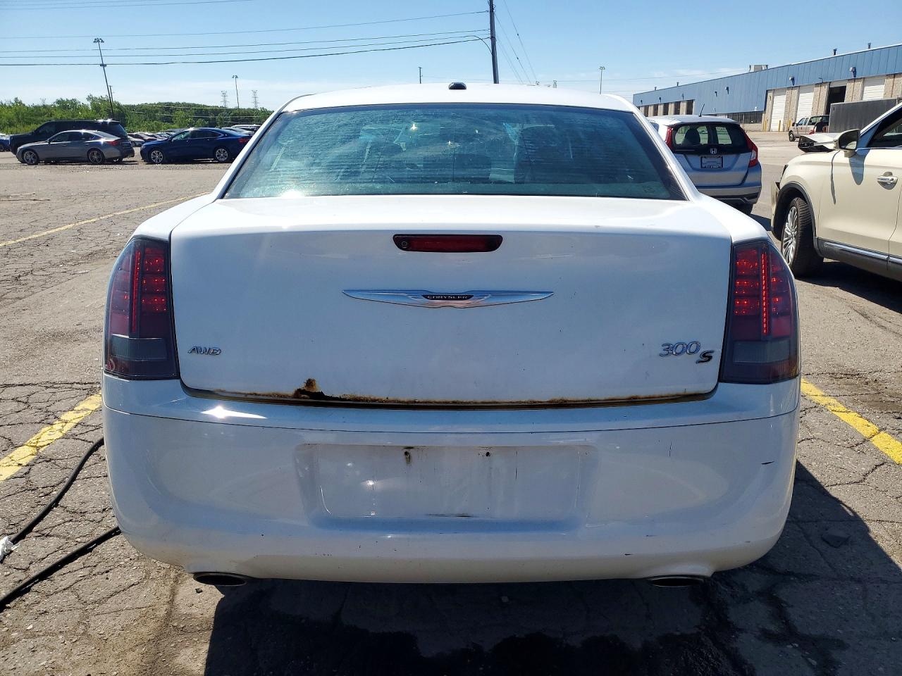 2014 Chrysler 300 S White vin: 2C3CCAGG9EH353194