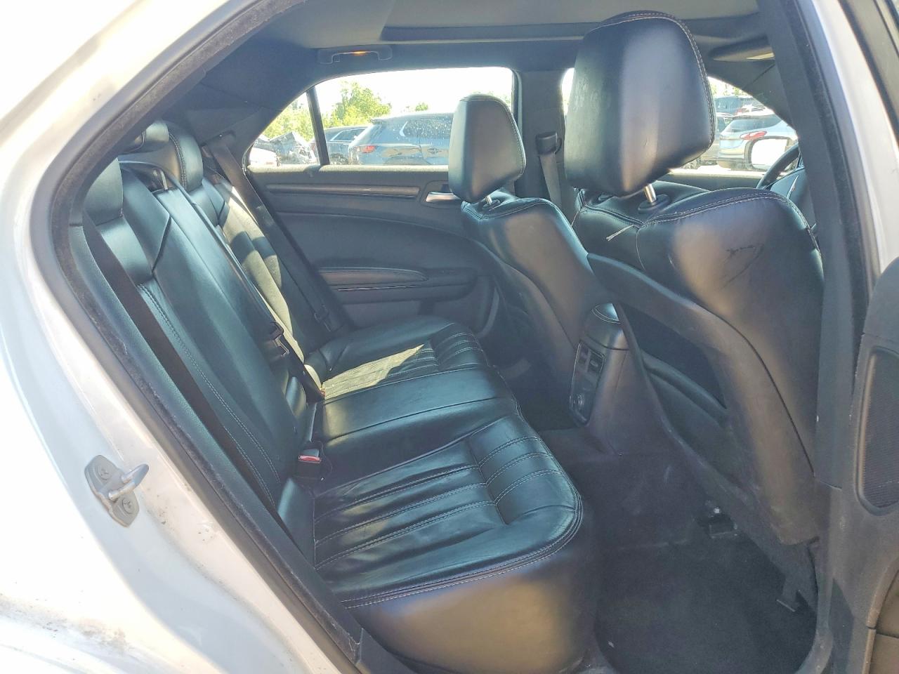 2014 Chrysler 300 S White vin: 2C3CCAGG9EH353194